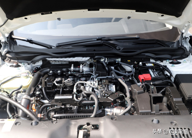 (本田思域)(宝骏valli)在动力方面,本田思域提供1.0t三缸发动机和1.