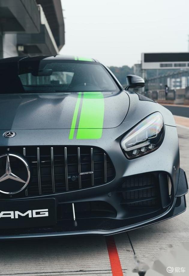 暴躁的“绿魔”——奔驰AMG GT R_易车