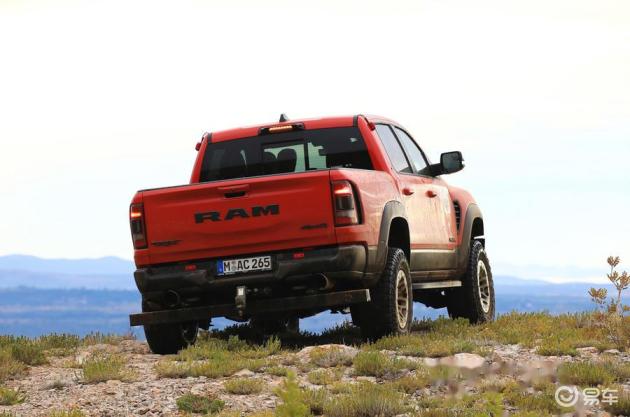 全新道奇公羊RAM 1500 TRX评测:挑战福特F-150的存在_易车