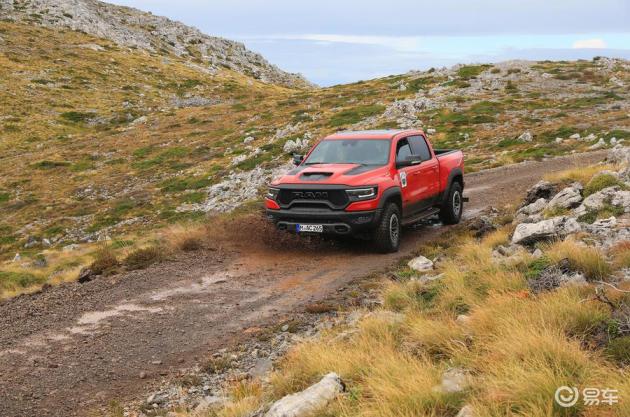 全新道奇公羊RAM 1500 TRX评测:挑战福特F-150的存在_易车