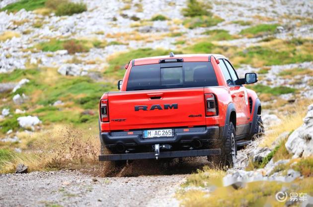全新道奇公羊RAM 1500 TRX评测:挑战福特F-150的存在_易车