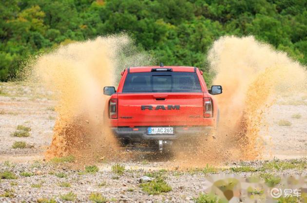 全新道奇公羊RAM 1500 TRX评测:挑战福特F-150的存在_易车