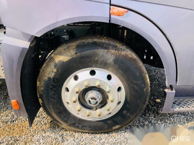 困难气道车什么牌好重汽HOWO TH7燃气版牵引车拉煤很赚钱？陕西、山西用户都用它_https://www.jmylbn.com_新闻资讯_第11张