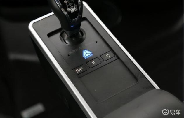 困难气道车什么牌好重汽HOWO TH7燃气版牵引车拉煤很赚钱？陕西、山西用户都用它_https://www.jmylbn.com_新闻资讯_第23张