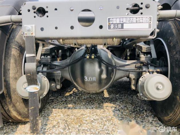 困难气道车什么牌好重汽HOWO TH7燃气版牵引车拉煤很赚钱？陕西、山西用户都用它_https://www.jmylbn.com_新闻资讯_第10张