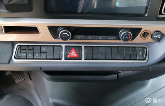 困难气道车什么牌好重汽HOWO TH7燃气版牵引车拉煤很赚钱？陕西、山西用户都用它_https://www.jmylbn.com_新闻资讯_第22张