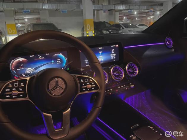 奔驰gla200男人开适合吗_奔驰GLA排面_本田CRV对比