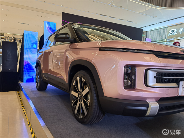 实拍吉利ICON巧克力,10.99万起,外观新颖_易车