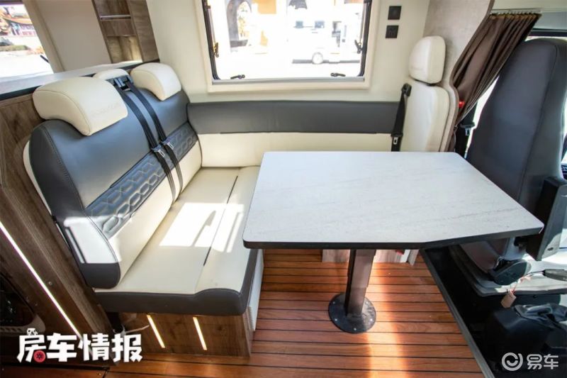 十四人的餐桌 c1a13a374db342b09286e12dd6b00753.jpeg