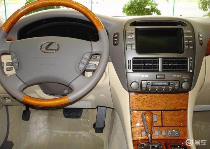雷克萨斯ls 内饰