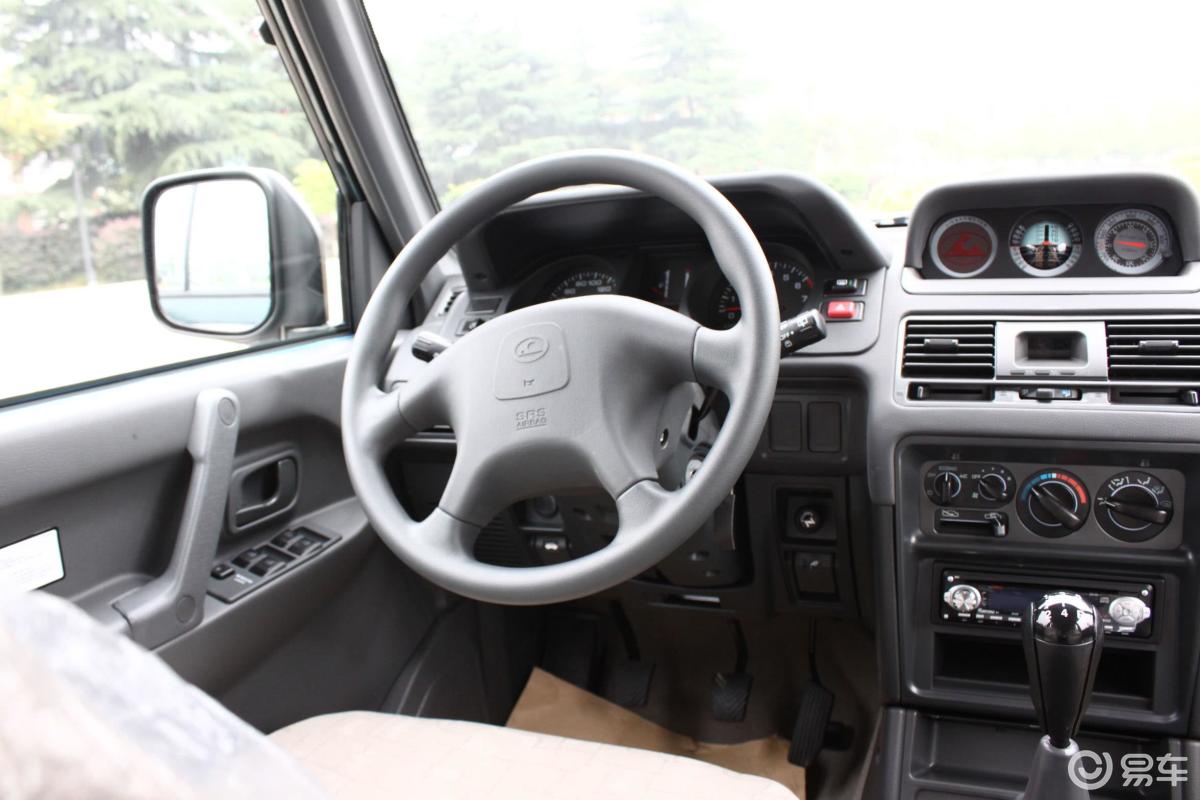 【猎豹64812009款2.2手动四驱内饰汽车图片-汽车图片大全】-易车