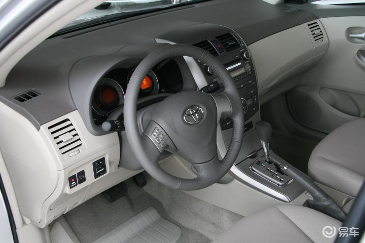 卡罗拉 gl—i 天窗特别版 at卡罗拉内饰