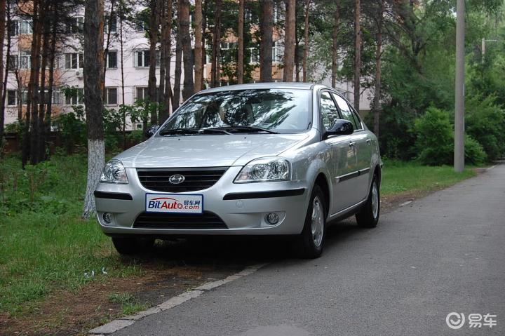 汽车图片 哈飞 赛豹Ⅲ 全部车款 2006款 豪华型 国Ⅲ 银灰 全部颜色