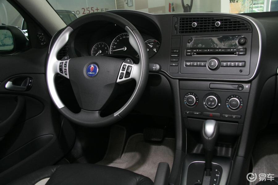 8ts运动轿车萨博93内饰易车网独家图片,谢绝其他媒体转载!