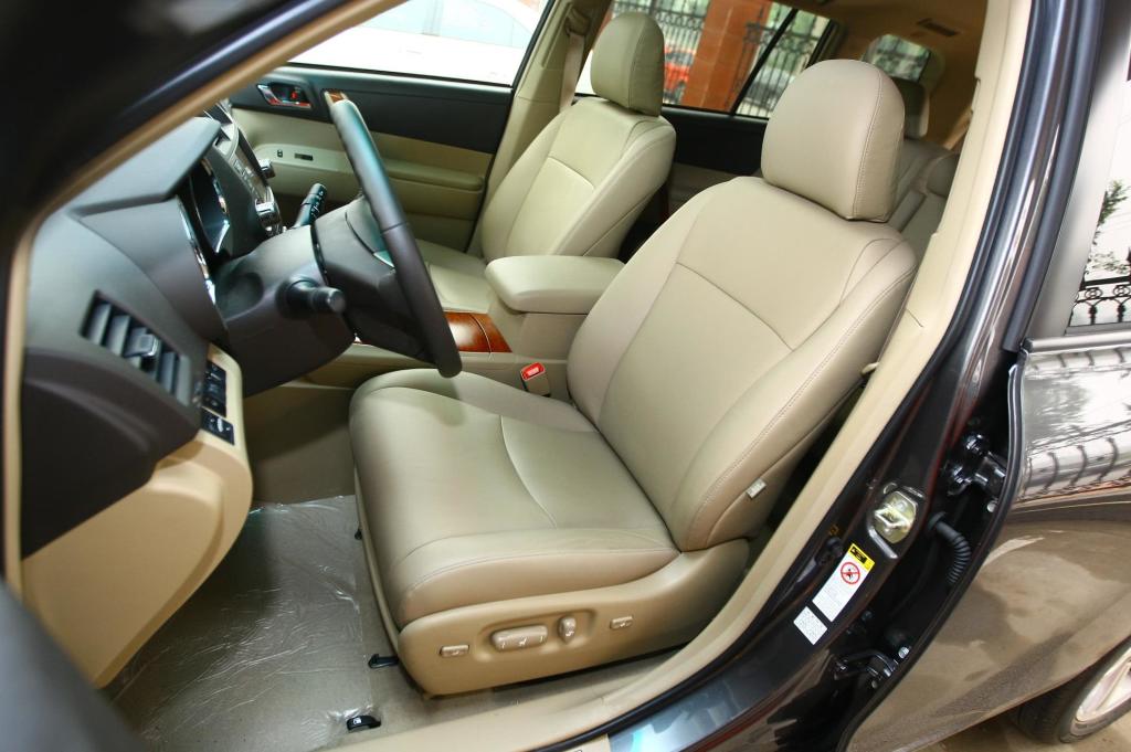 【汉兰达-空间图片汉兰达内饰】-网通社internet info agency