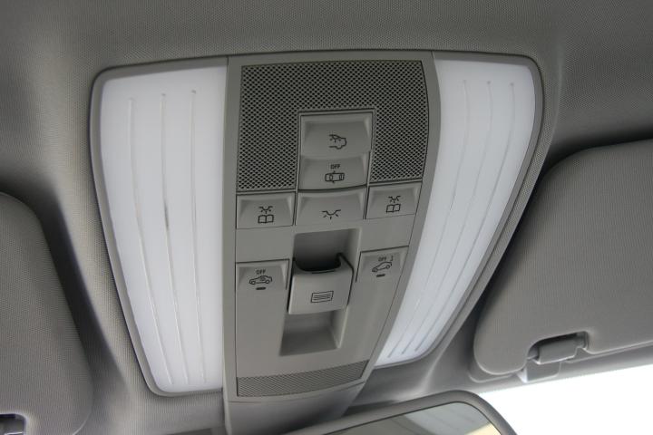 2009款 奔驰e级(进口) e 300 优雅型 天窗控制开关(前)