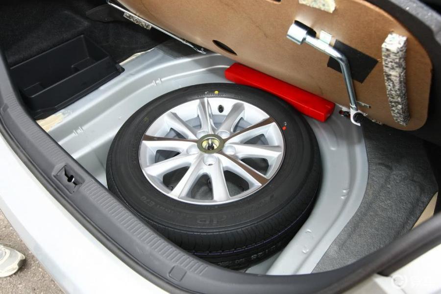 【凯美瑞2009款240g 豪华版备胎汽车图片-汽车图片大全】-易车网