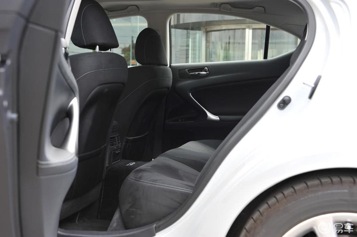 【雷克萨斯is2008款300 豪华版后排空间体验汽车图片-汽车图片大全】