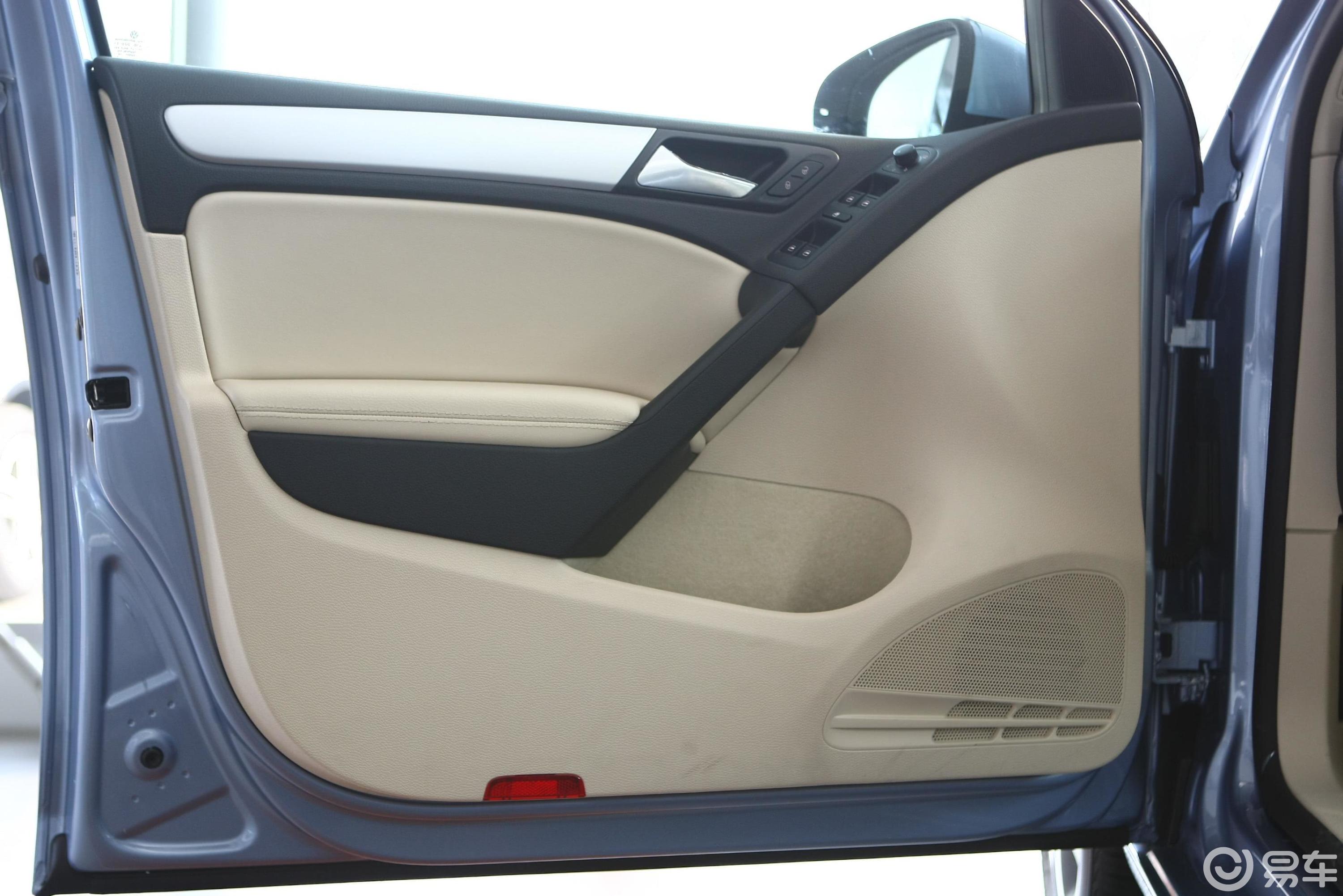 4t 自动豪华型驾驶员侧车门内门板汽车图片-汽车图片大全】-易车
