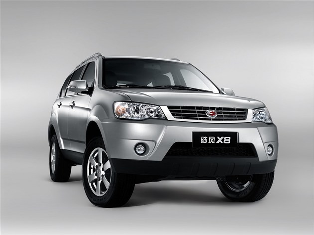 铮铮铁骨 试驾陆风x8 2.0t四驱汽油版