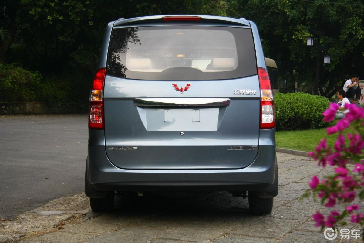 2010款 五菱宏光 6431mf—1.4l 豪华型