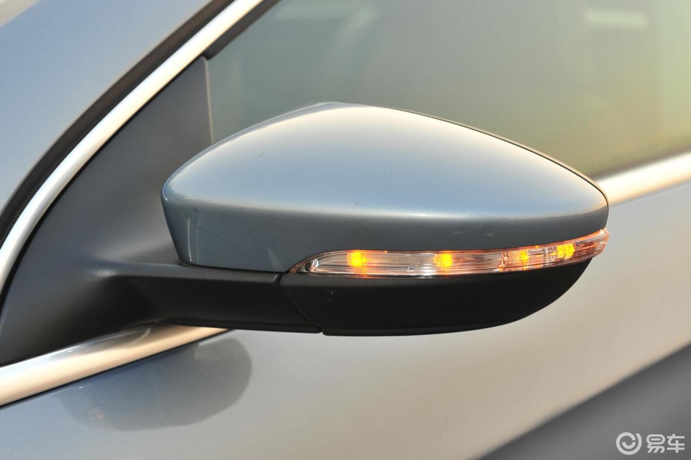 后视镜转向灯(前)