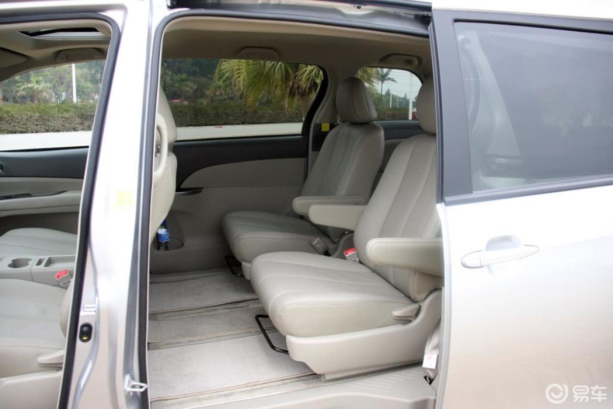 【比亚迪m62010款2.