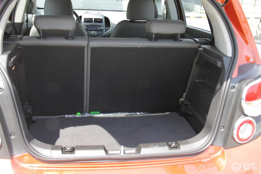 【爱唯欧两厢2011款1.6l sx 自动空间汽车图片-汽车图片大全】-易车网