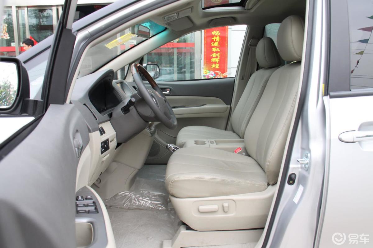 【比亚迪m62011款2.0l 尊贵型前排空间汽车图片-汽车图片大全】-易车