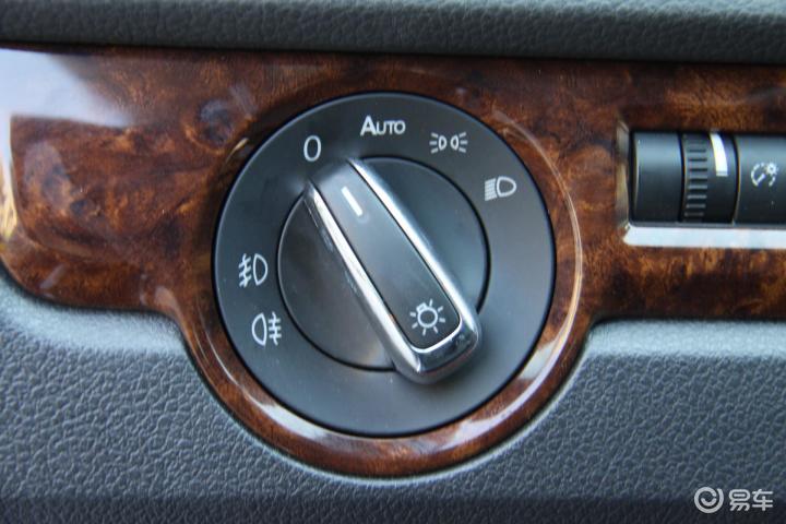 帕萨特 2.0t 自动 highline 御尊版大灯开关