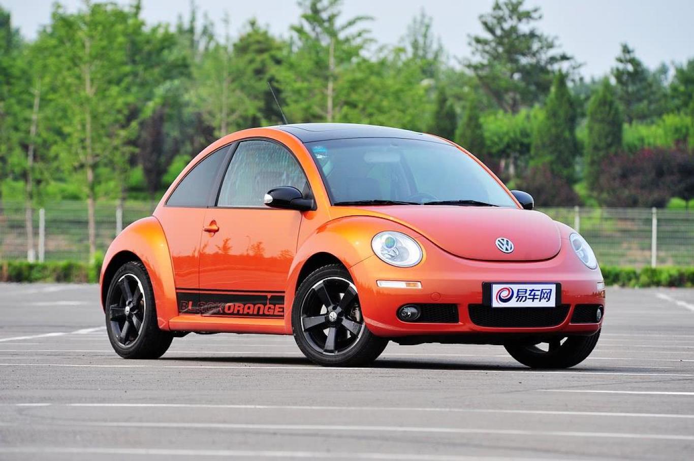 甲壳虫墨橘版 1.8t豪华版侧前45度车头向右水平