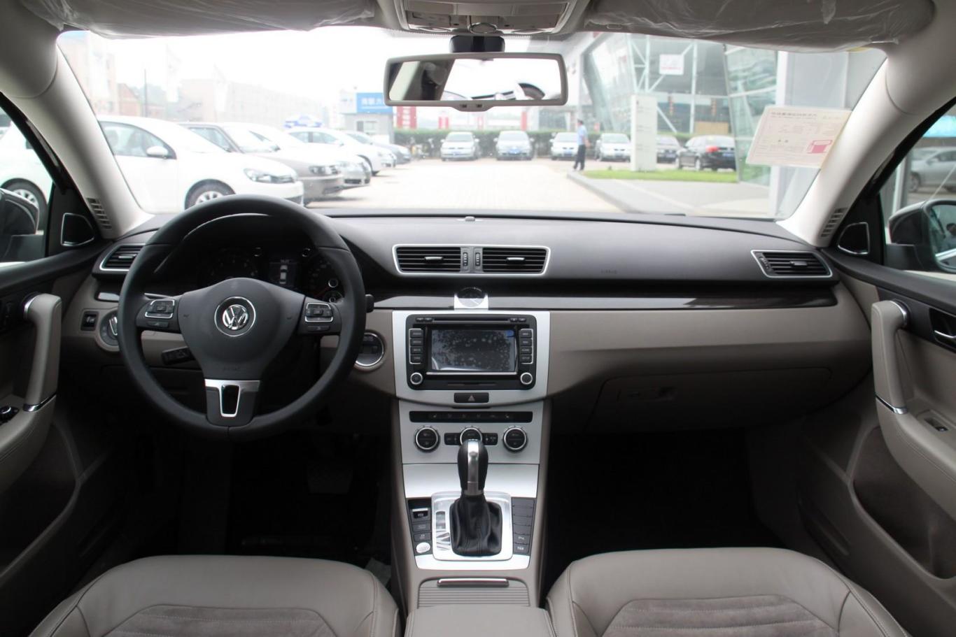 迈腾b7l 2.0tsi dsg至尊型内饰全景正拍