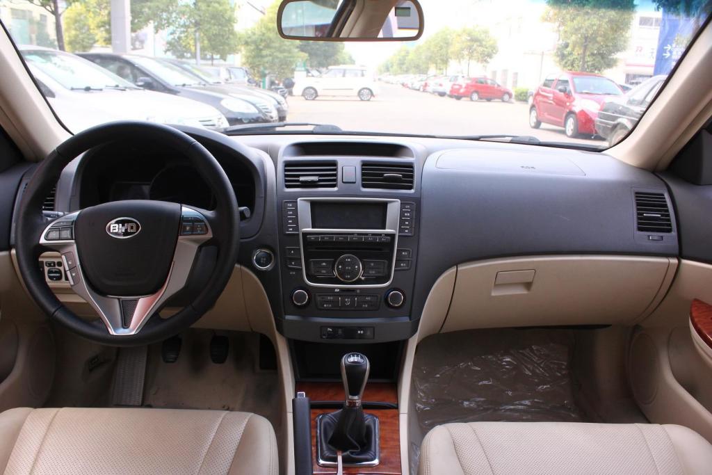 【比亚迪g6-内饰图片内饰】-网通社internet info agency