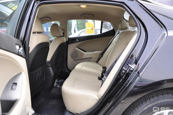 东风悦达起亚k5 2.0 gl mt空间-檀木黑