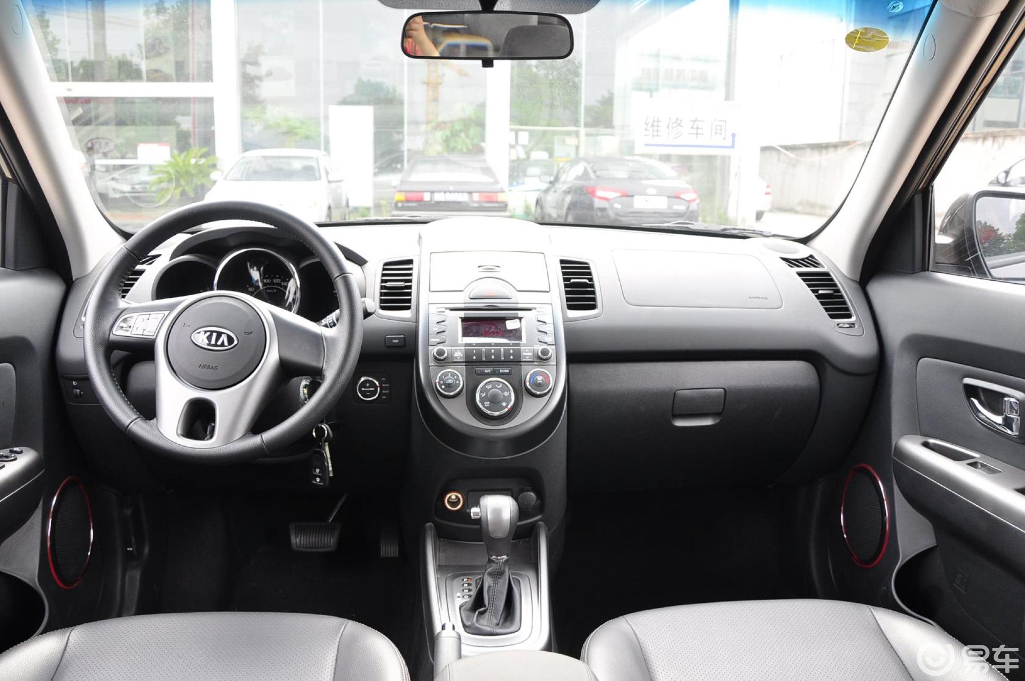 【秀尔2010款1.6 自动 premium内饰汽车图片-汽车图片大全】-易车