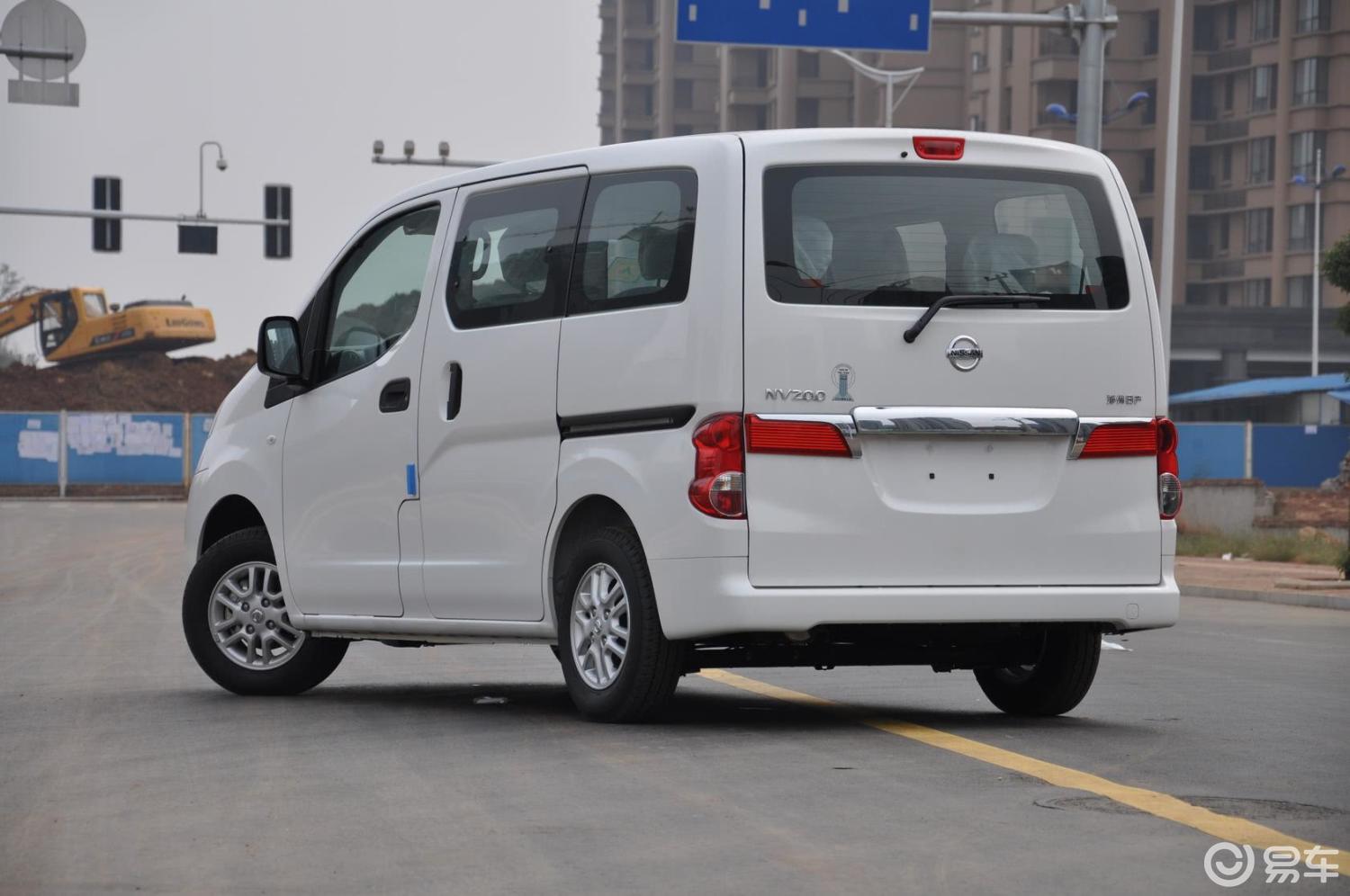 【日产nv2002010款zn6440v1a3(国Ⅲ obd)尊贵型外观汽车图片-汽车图片