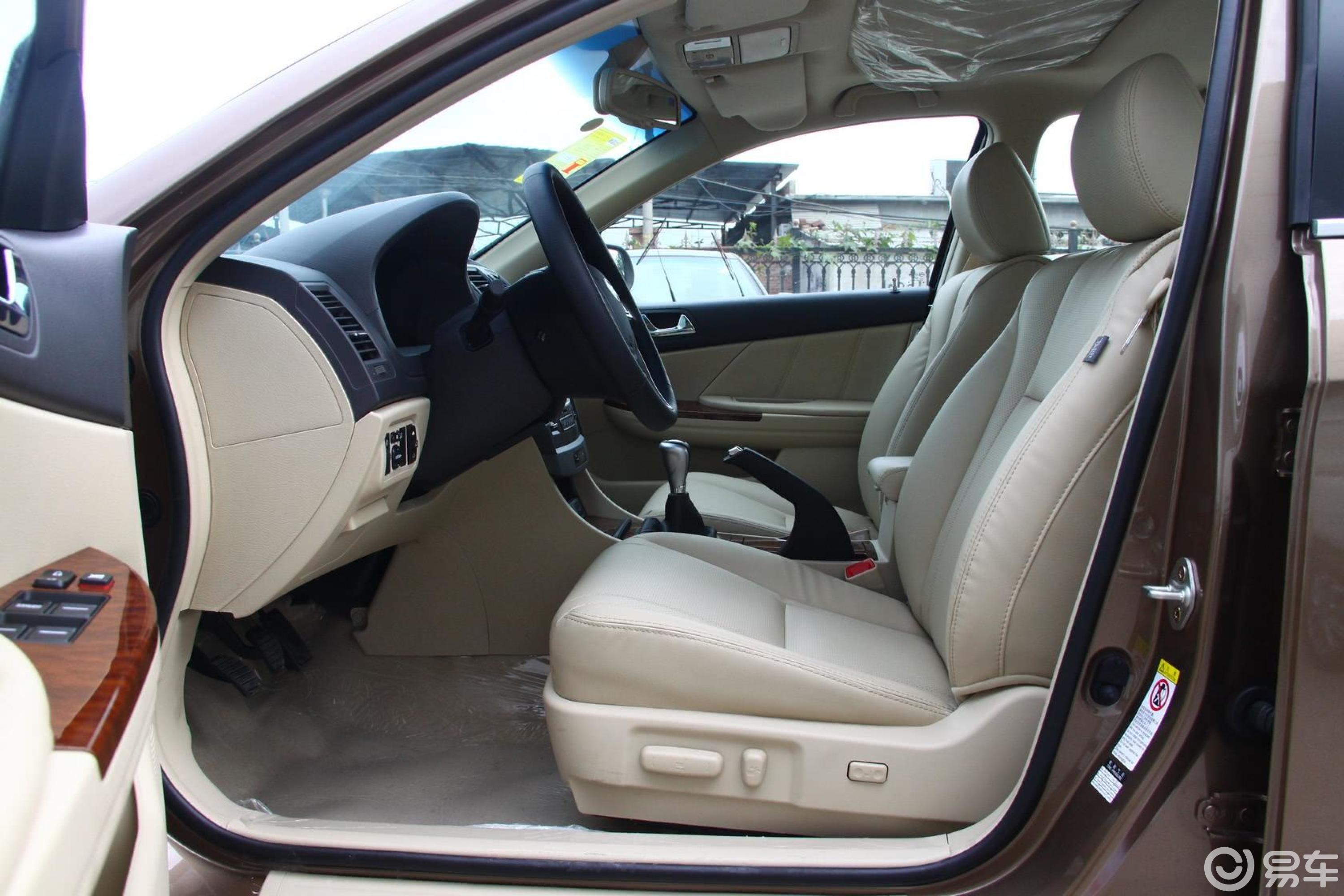 【比亚迪g62011款2.