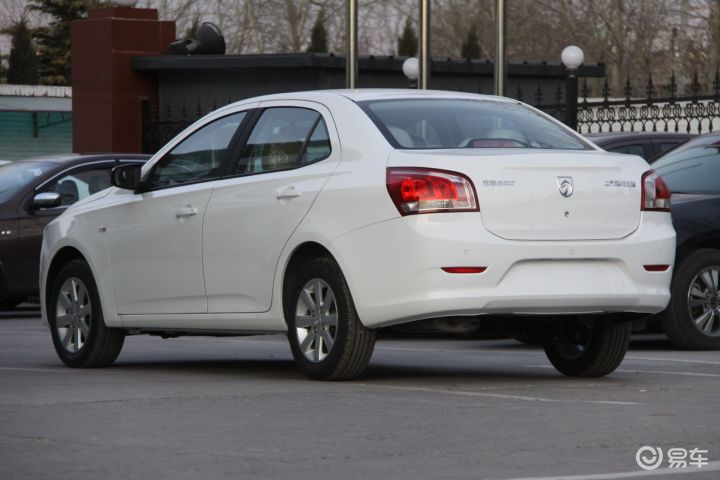 宝骏630 1.5l 手动 舒适型宝骏630-皓月白