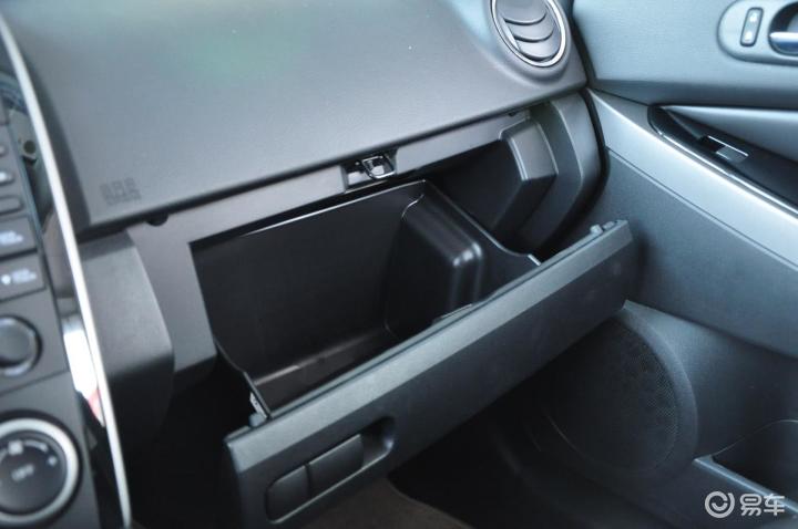 马自达cx-7(进口) 2.5l豪华型cx-7 内饰 玛瑙红