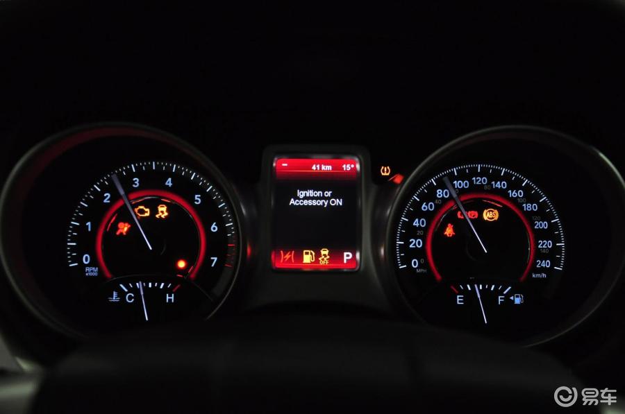 菲跃 2012款 2.4l 豪华 7座