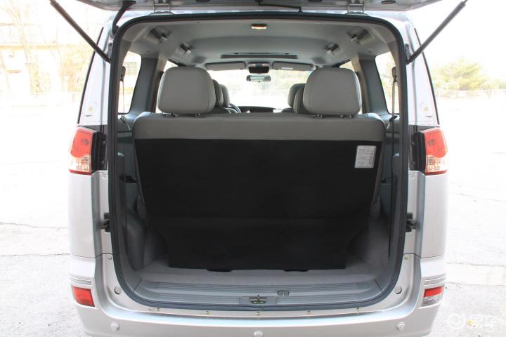 帅客2.0l 旗舰型 zn6441v1r4行李箱空间