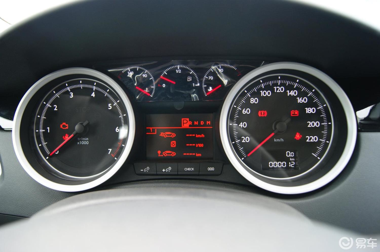 0l 自动 豪华版仪表盘汽车图片-汽车图片大全】-易车