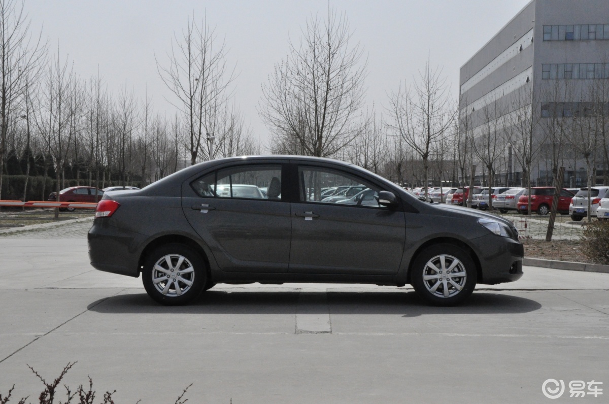 腾翼c30外观-贵族灰