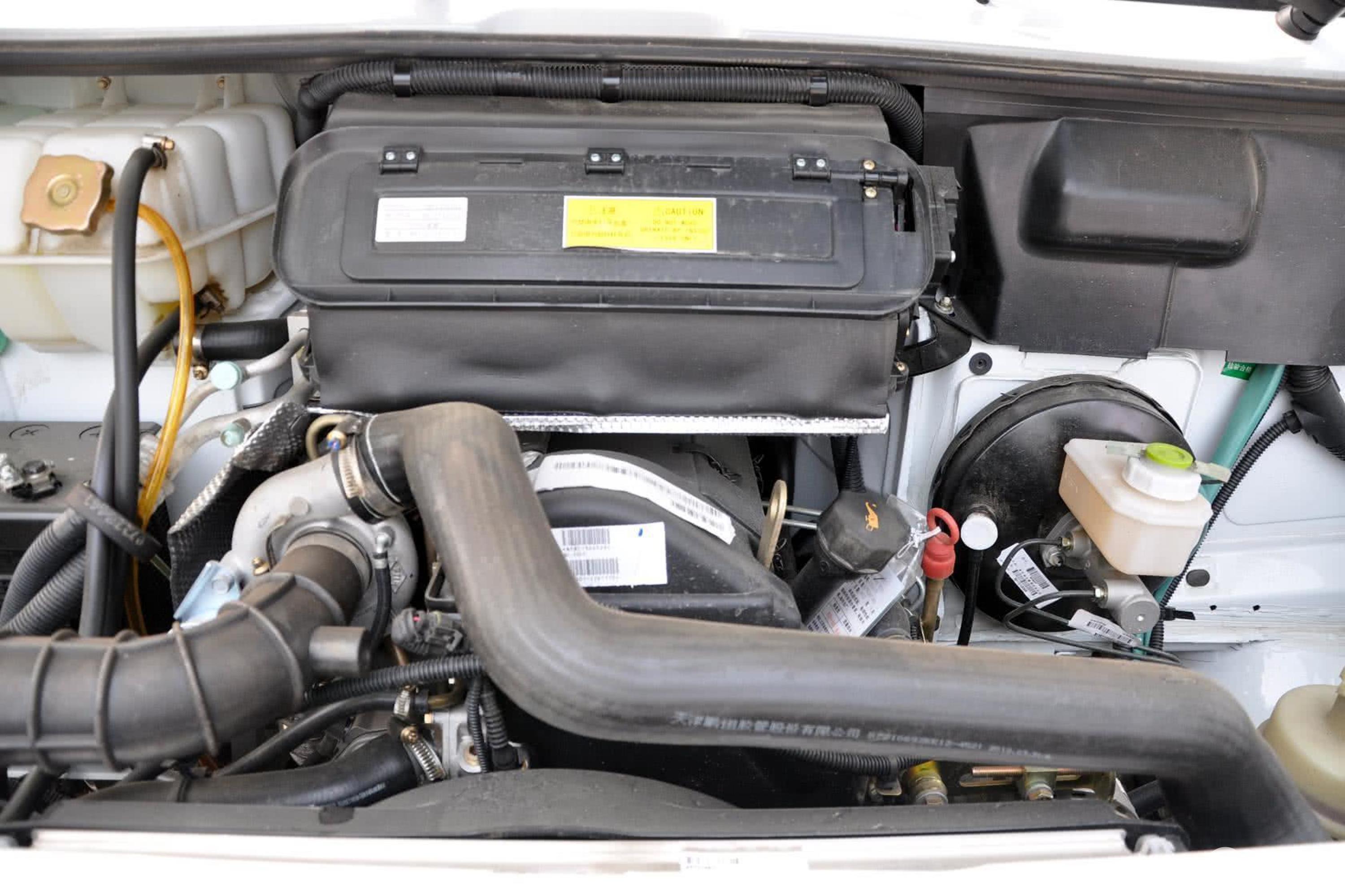 【依维柯得意2011款得意a35标准版 11座发动机汽车图片-汽车图片大全