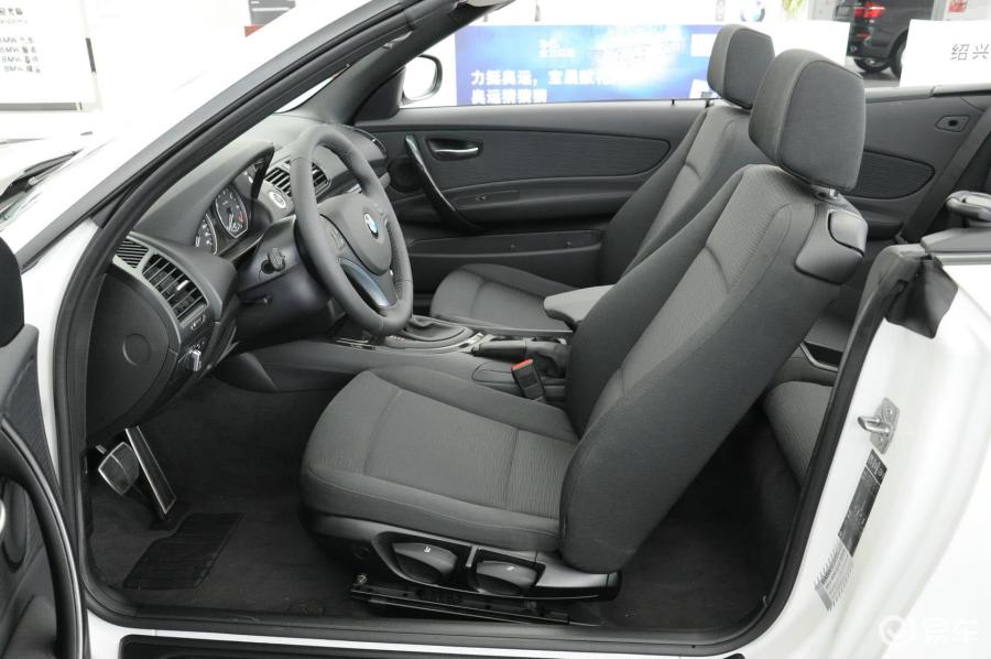 【宝马1系2011款120i 敞篷轿跑车前排空间汽车图片-汽车图片大全】