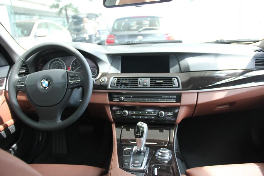 【宝马5系2012款528i xdrive 豪华型内饰全景正拍汽车图片-汽车图片