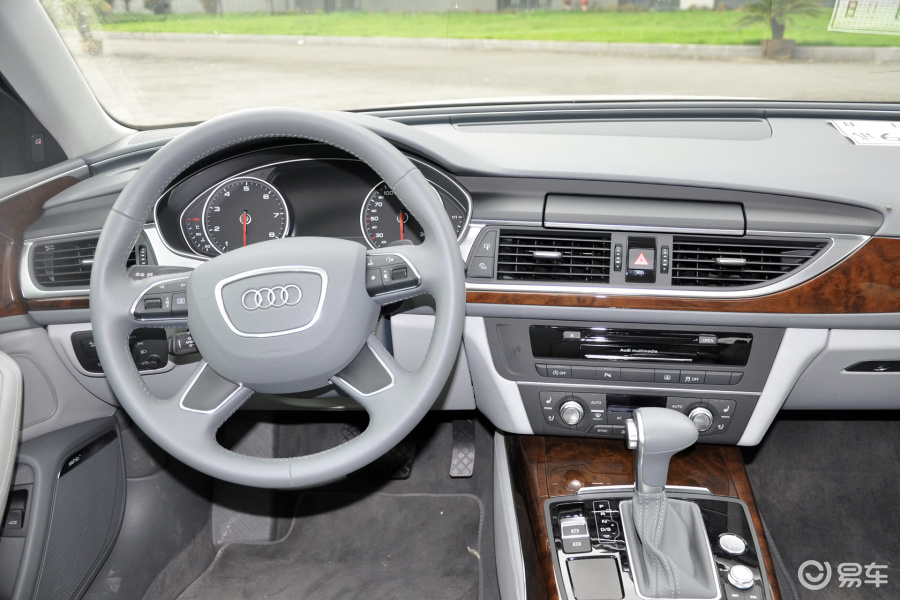 【奥迪a6l2012款35 fsi 豪华型内饰汽车图片-汽车图片大全】-易车网