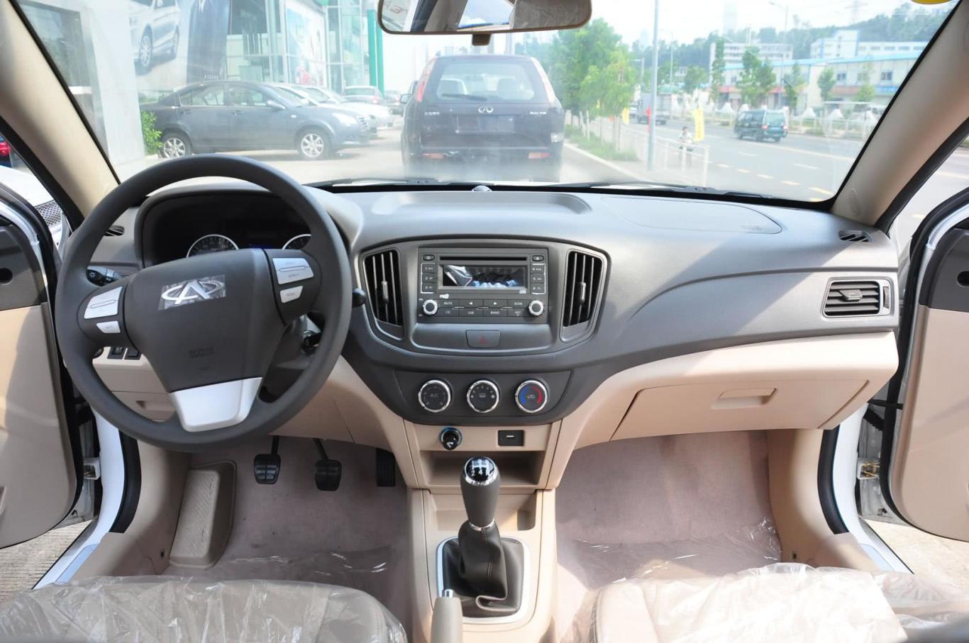 奇瑞e51.5l 手动 优悦型内饰