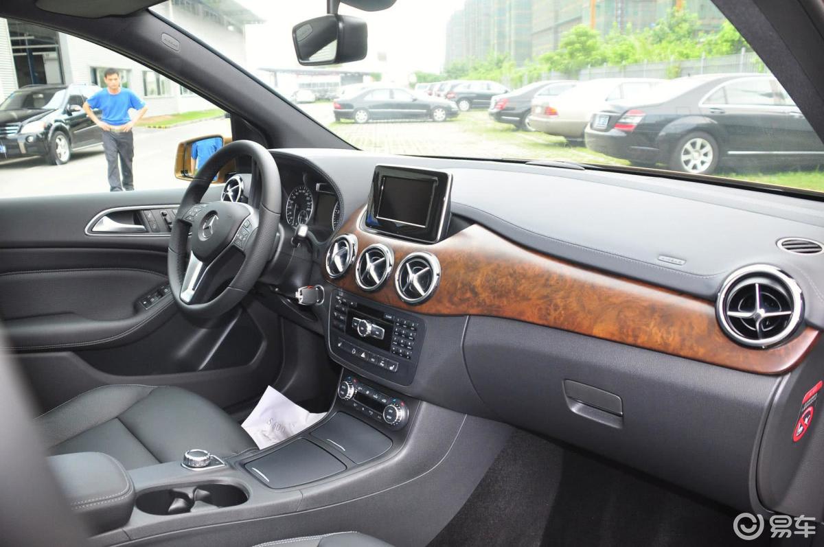 【奔驰b级2012款b200 1.6t 双离合内饰汽车图片-汽车图片大全】-易车