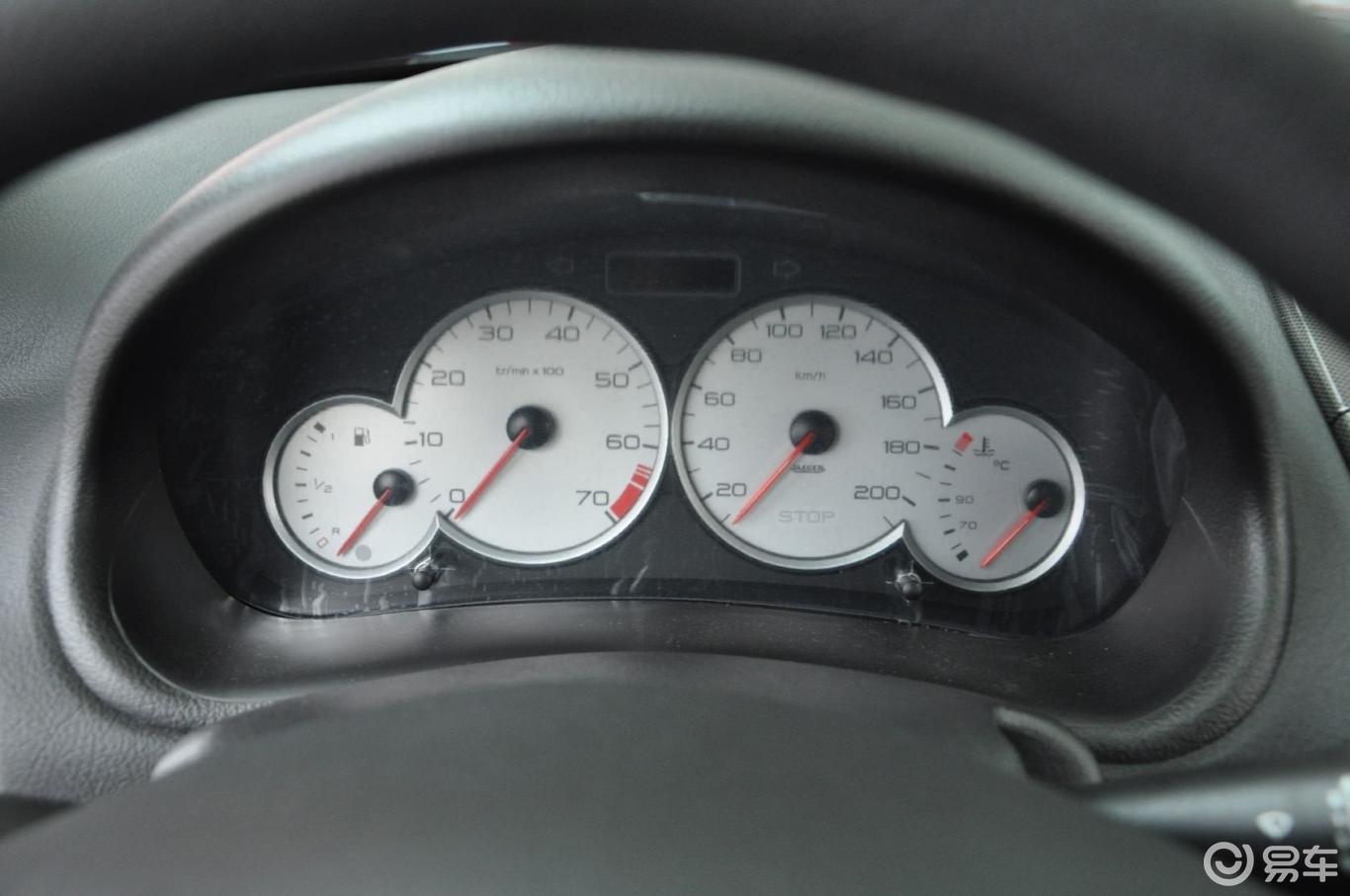 4l 手动 运动型 cross】雪铁龙c2_1.